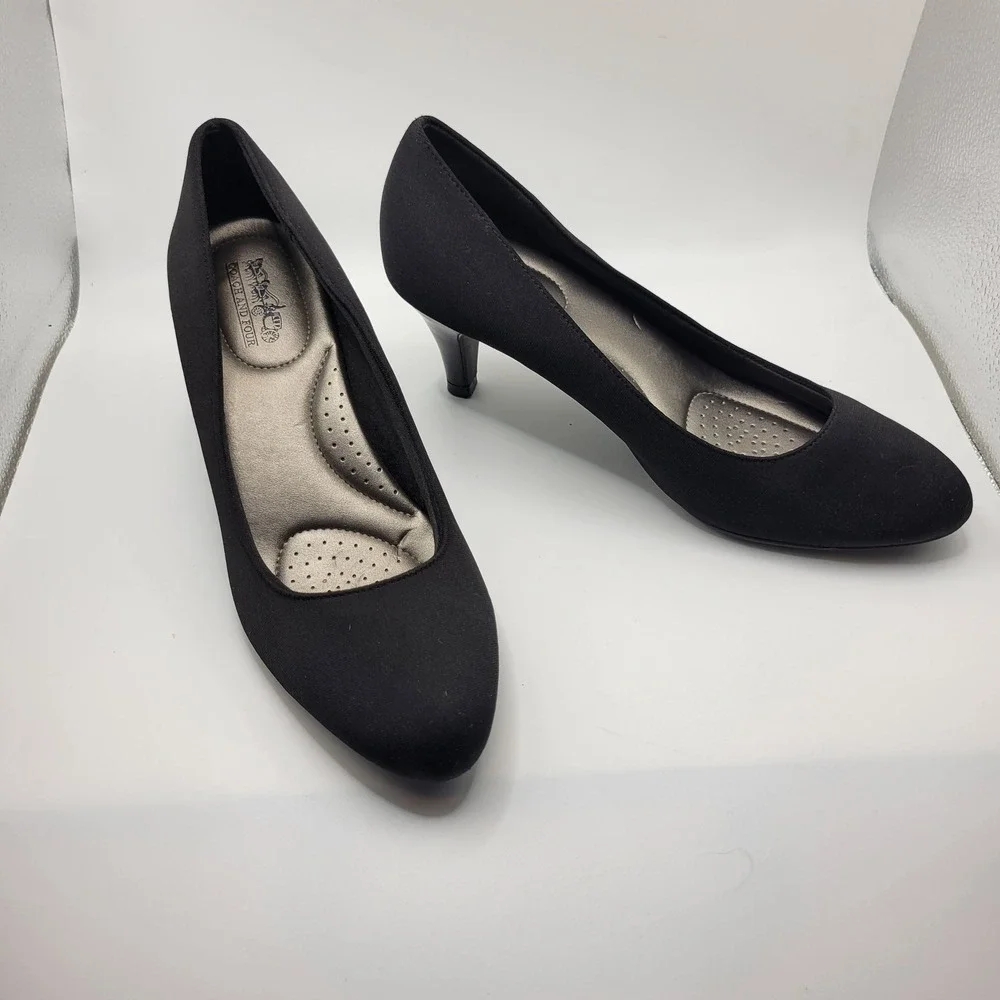 Coach and Four Women Black Slip On Satin Pump with 2.5 Inch Heel Size 7.5 Office
